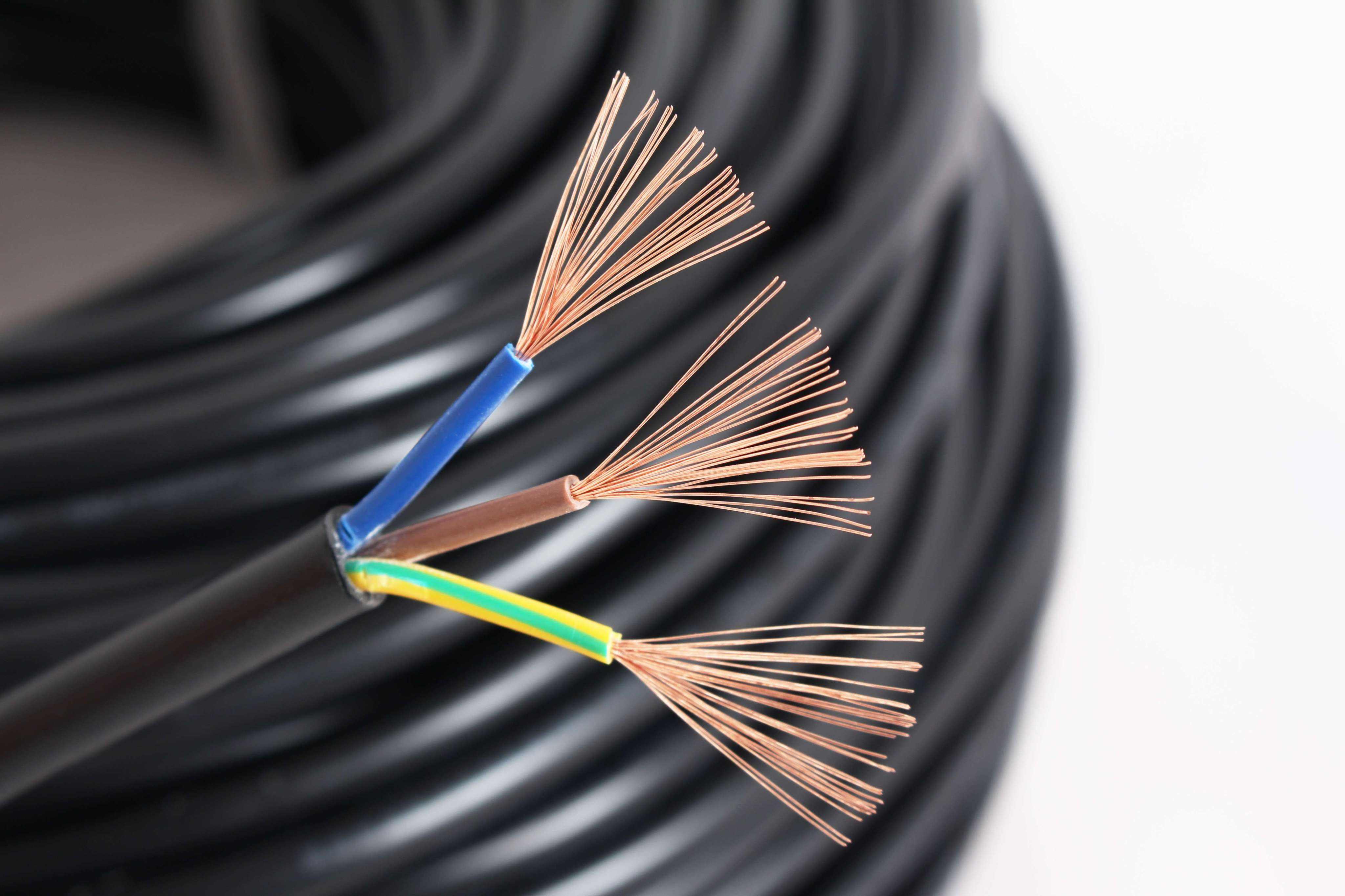 简析变频器电缆的特性及设计中需克服的问题